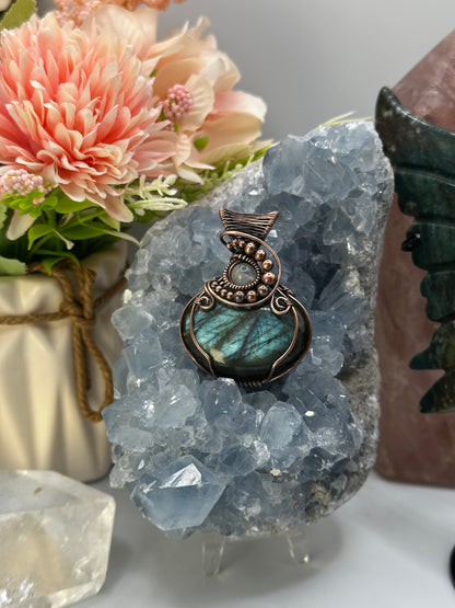 Green Labradorite w/ Moonstone Bead in Copper