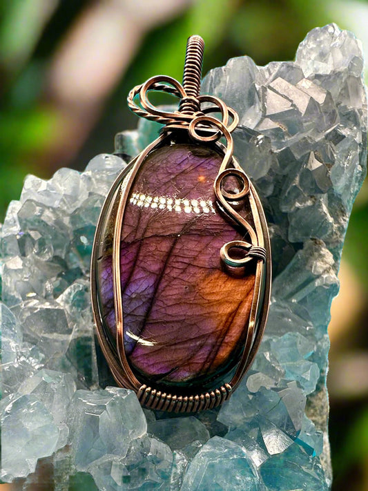 Lg Labradorite Pendant in Copper