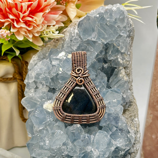 Blue Triangle Labradorite in Copper