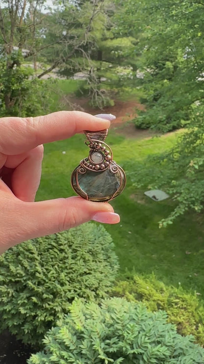 Green Labradorite w/ Moonstone Bead in Copper